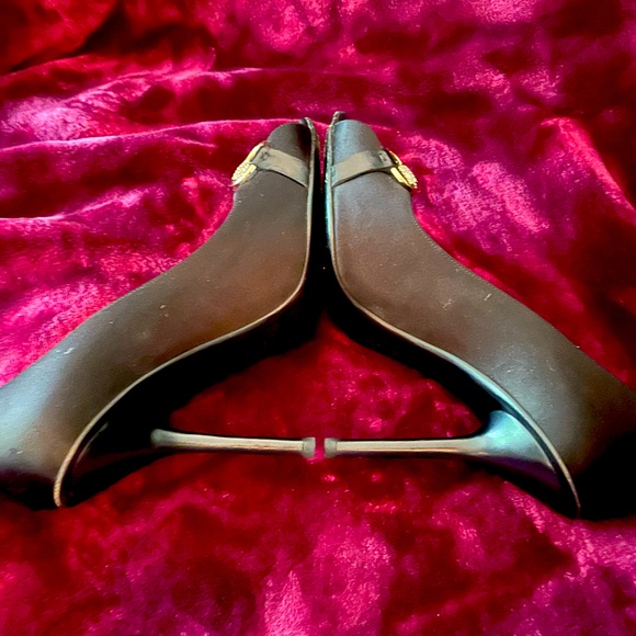 Gucci Black Satin Opened Toe Pumps- Size:8B - Picture 2 of 10